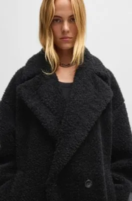 Abrigo cruzado oversize fit en imitación de piel