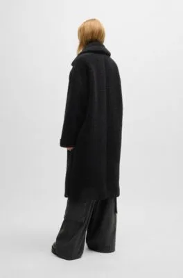 Abrigo cruzado oversize fit en imitación de piel