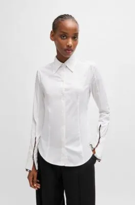 Blusa HUGO x Les Benjamins slim fit con ribetes de cuentas