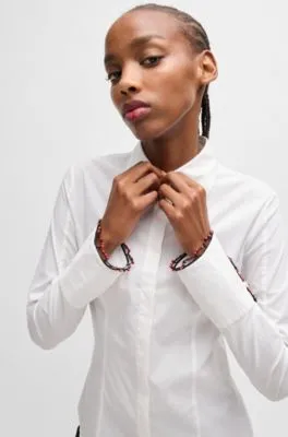 Blusa HUGO x Les Benjamins slim fit con ribetes de cuentas