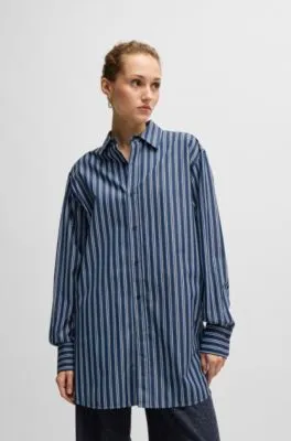 Blusa slim fit de algodón a rayas con monograma