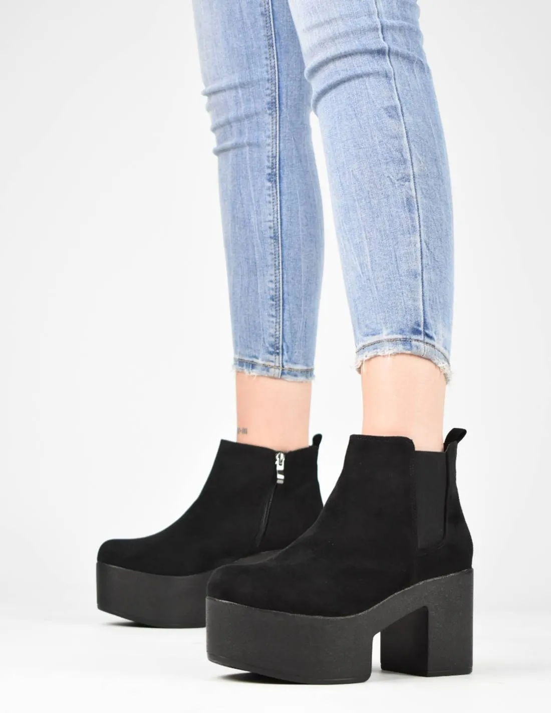 Botin plataforma negro