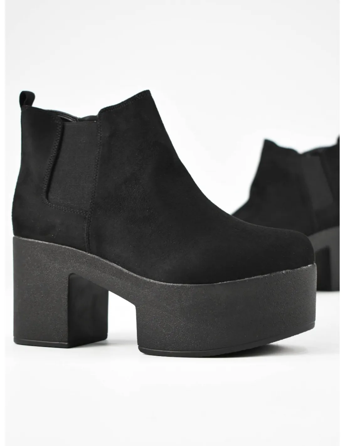 Botin plataforma negro