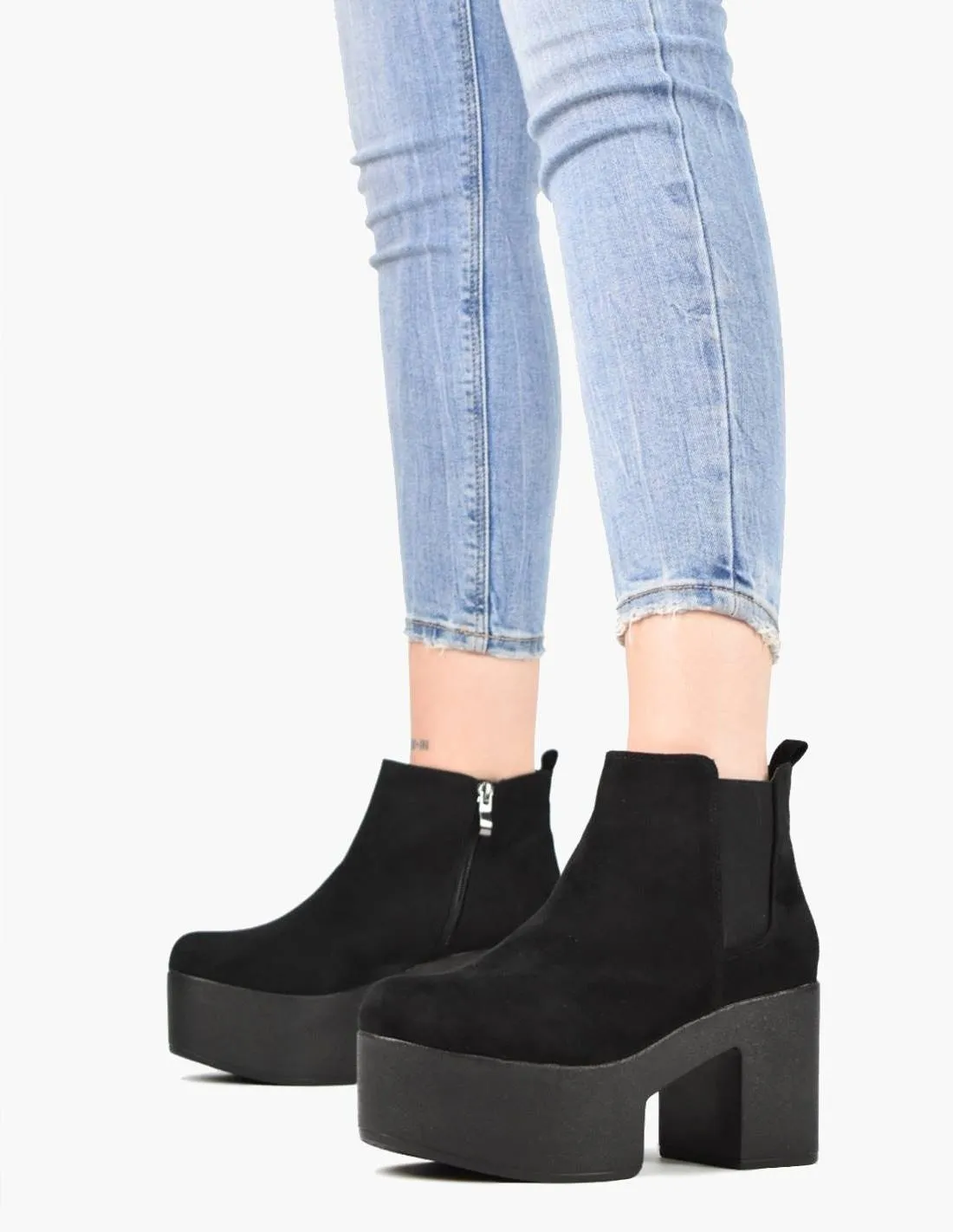 Botin plataforma negro