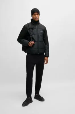 Chaqueta acolchada repelente al agua con logo estampado