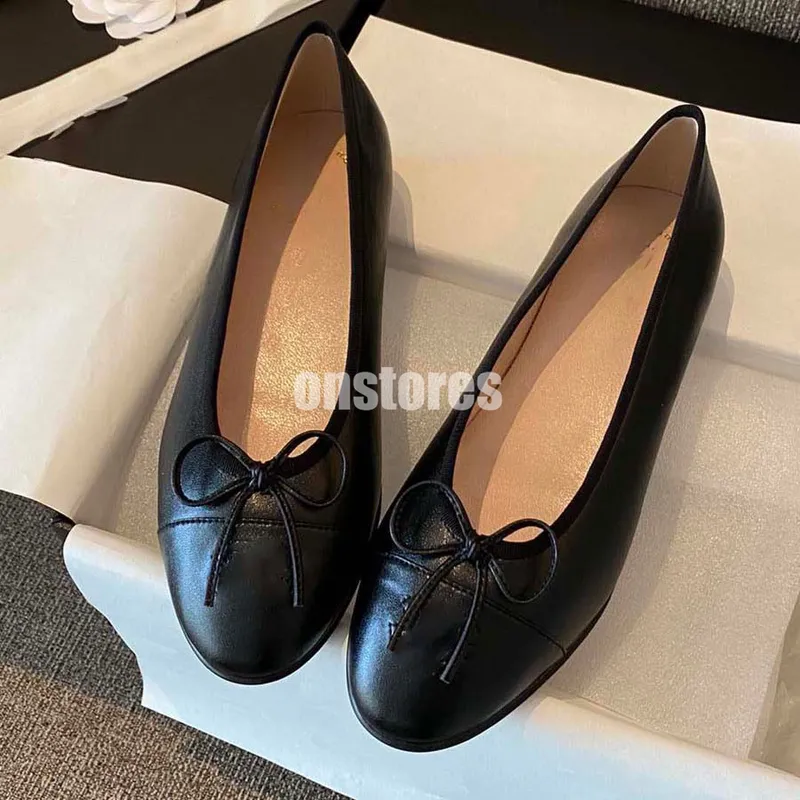 Diseñador Zapatos Paris Diseñador Diseñador Black Ballet Flats Shoes Women Spring acolchado de cuero genuino Slip en bailarina L