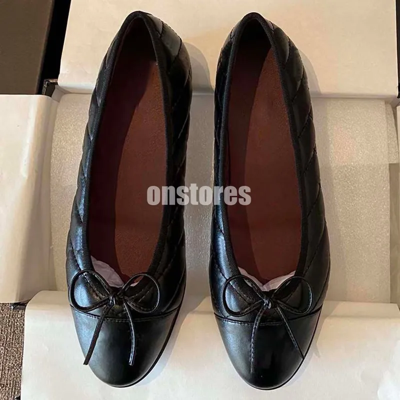 Diseñador Zapatos Paris Diseñador Diseñador Black Ballet Flats Shoes Women Spring acolchado de cuero genuino Slip en bailarina L
