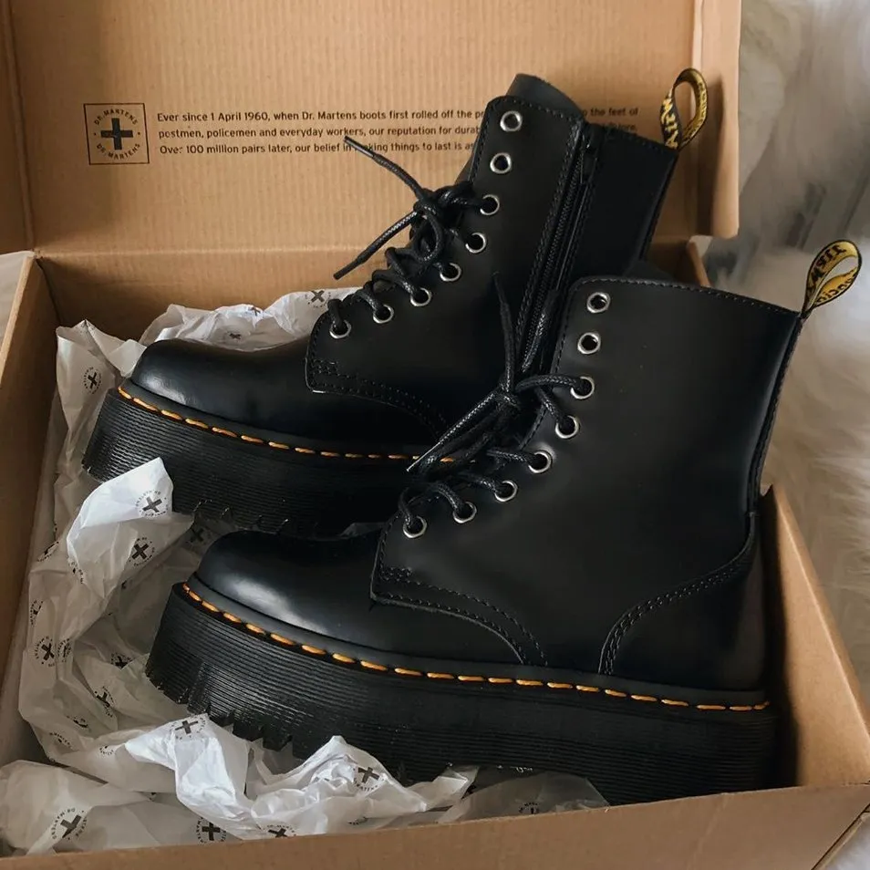 DR.MARTENS JADON BLACK POLISHED SMOOTH