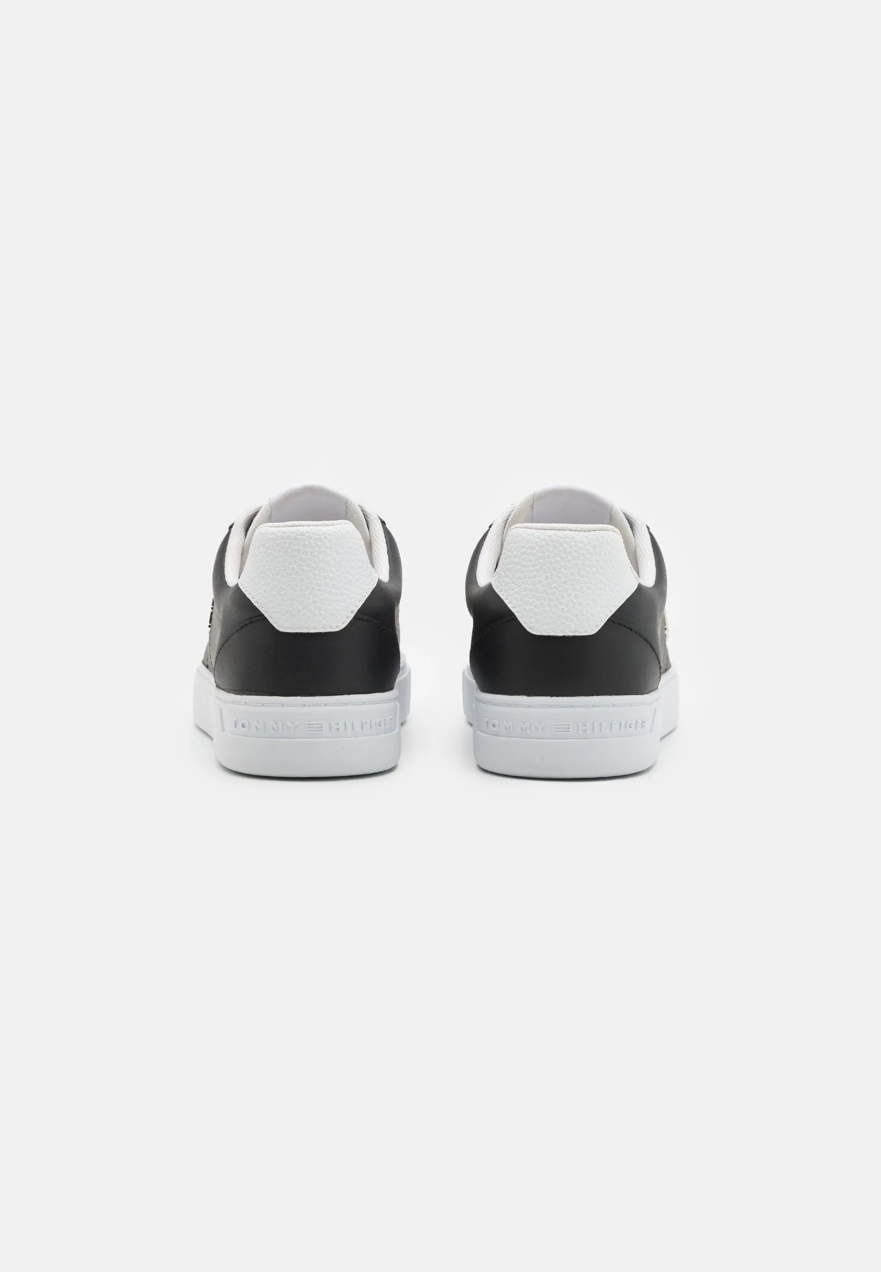 ESSENTIAL ELEVATED COURT   ZAPATILLAS