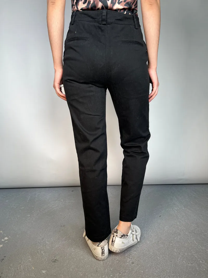 KÄPURA Pantalón Black