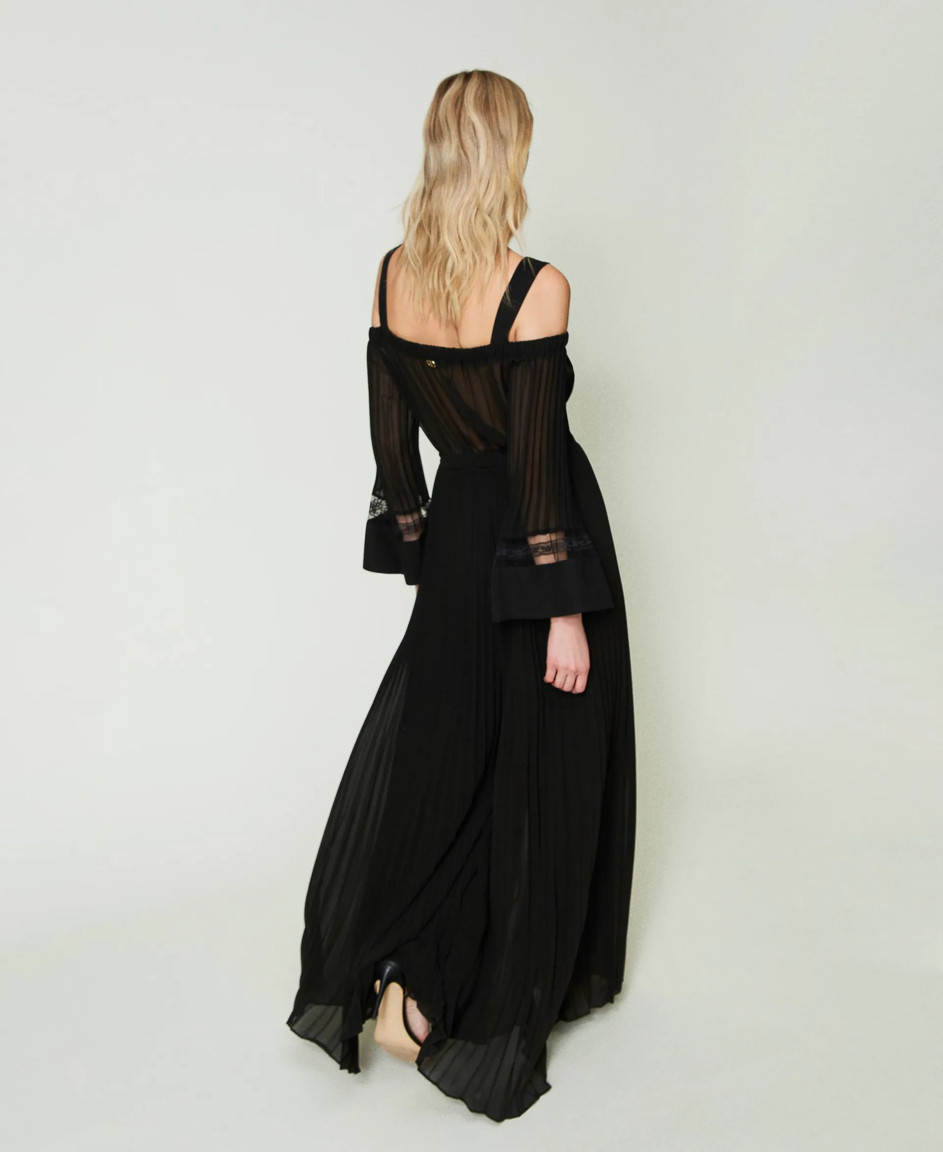 Mono de georgette plisado