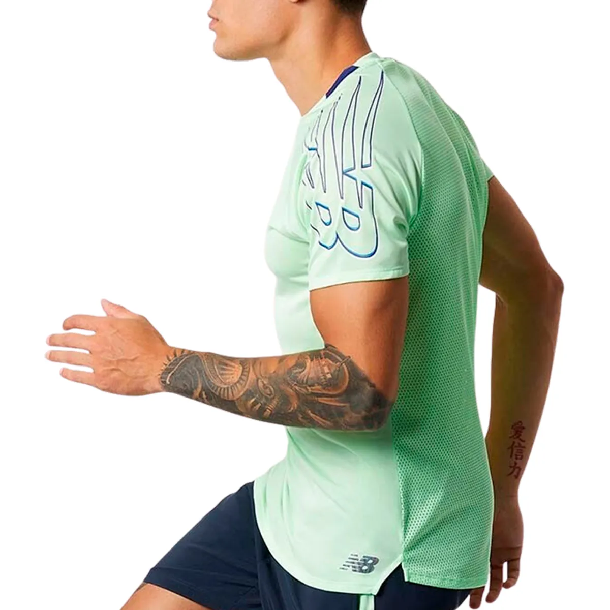 NEW BALANCE REMERA PRINTED FAST FLIGHTHOMBRE – N2R065025404