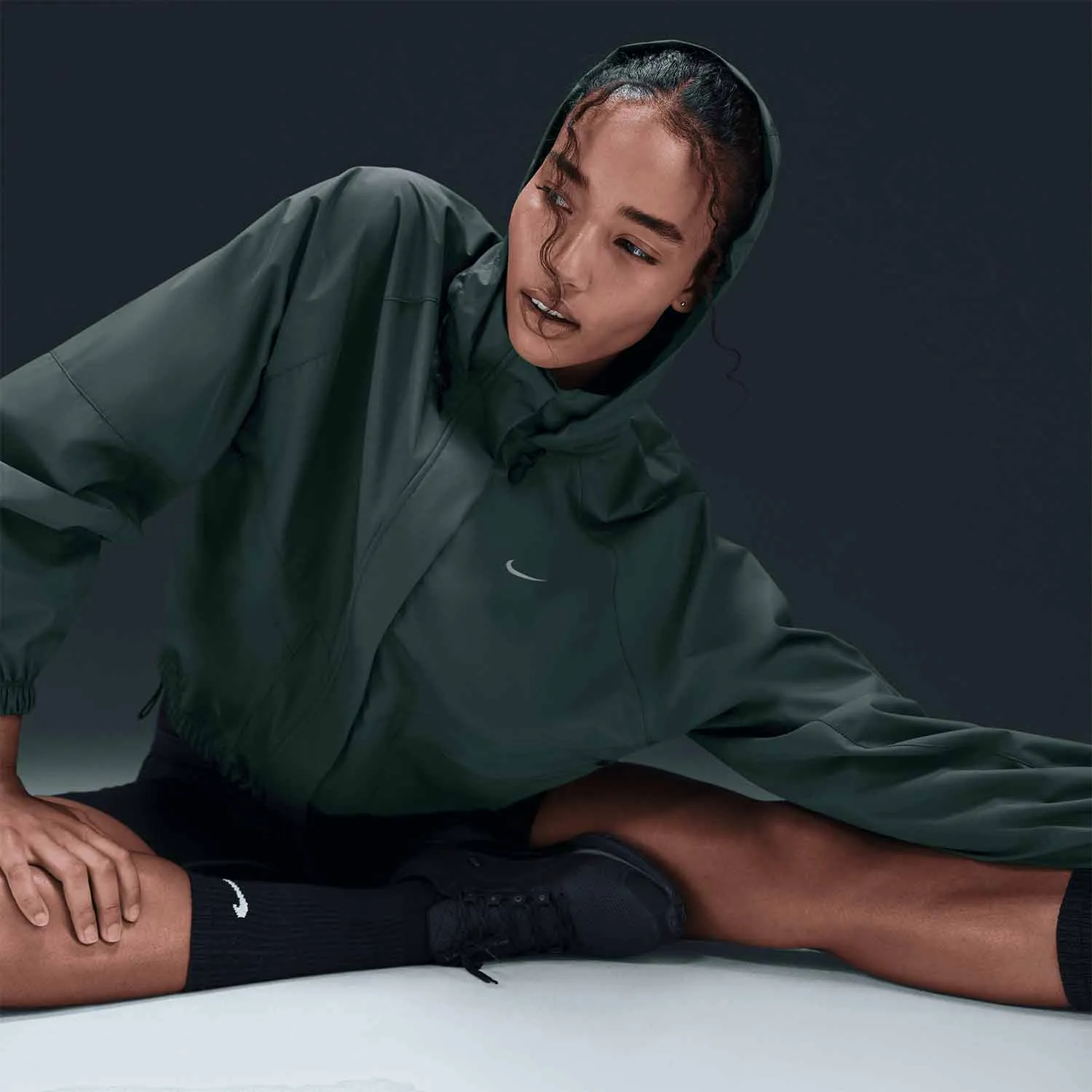 NIKE STORMFIT SWIFT CHAQUETA
