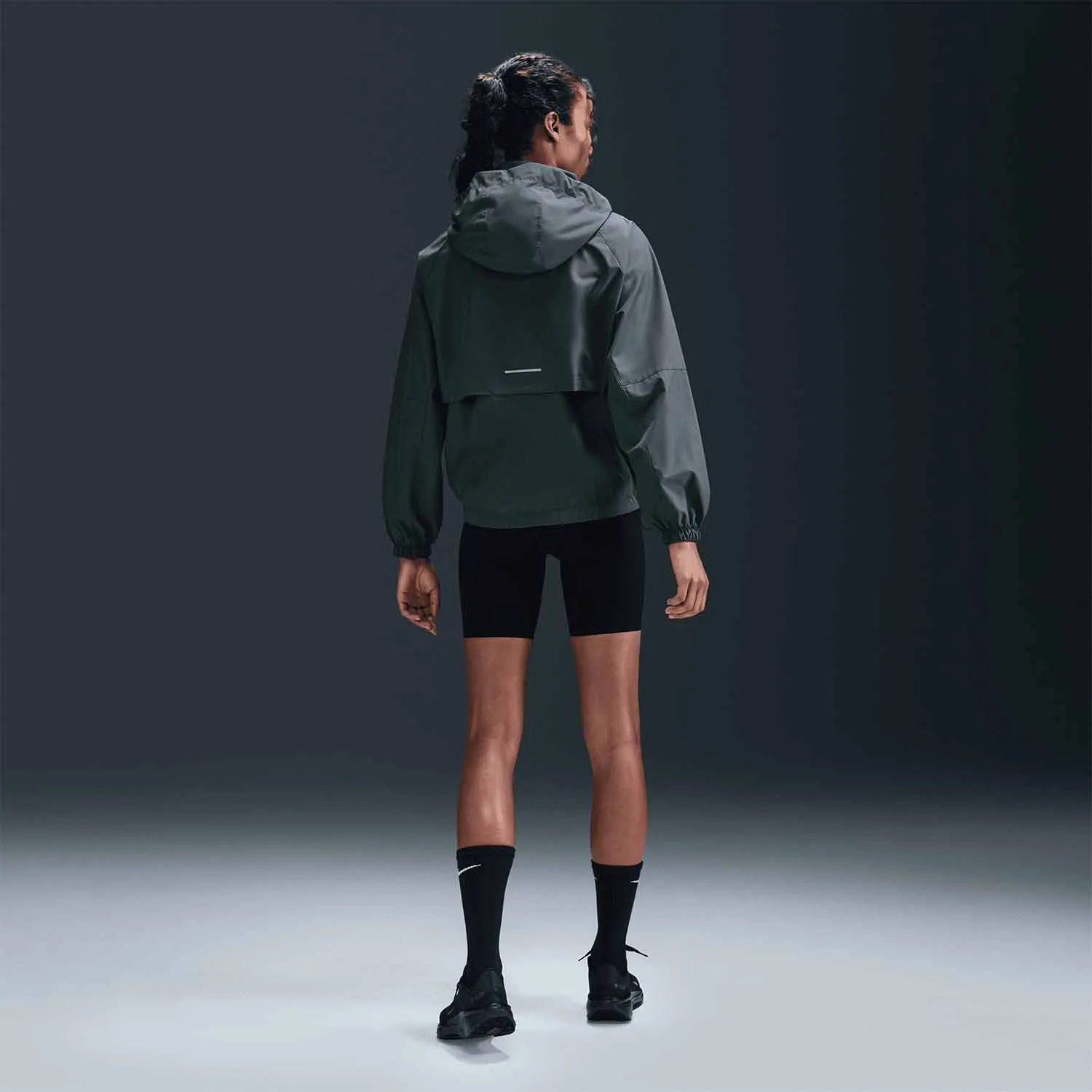 NIKE STORMFIT SWIFT CHAQUETA