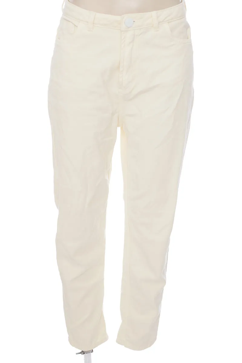 PANTALóN COLOR BEIGE  BIONICA