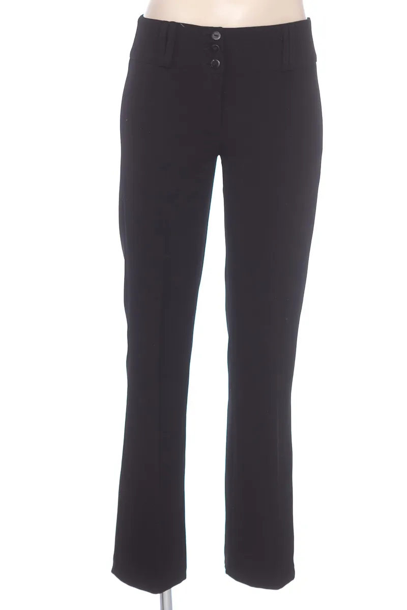 PANTALóN COLOR NEGRO  CLOSEANDO