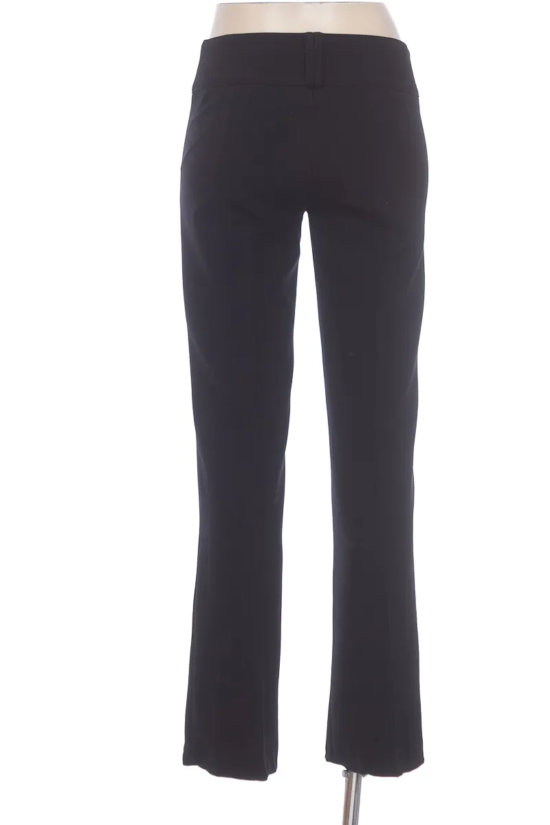 PANTALóN COLOR NEGRO  CLOSEANDO