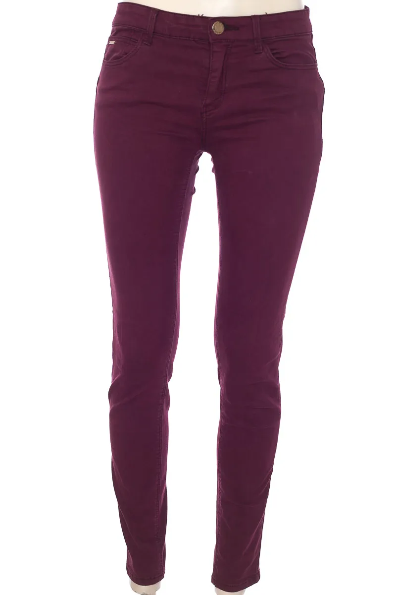 PANTALóN COLOR VINOTINTO  STRADIVARIUS