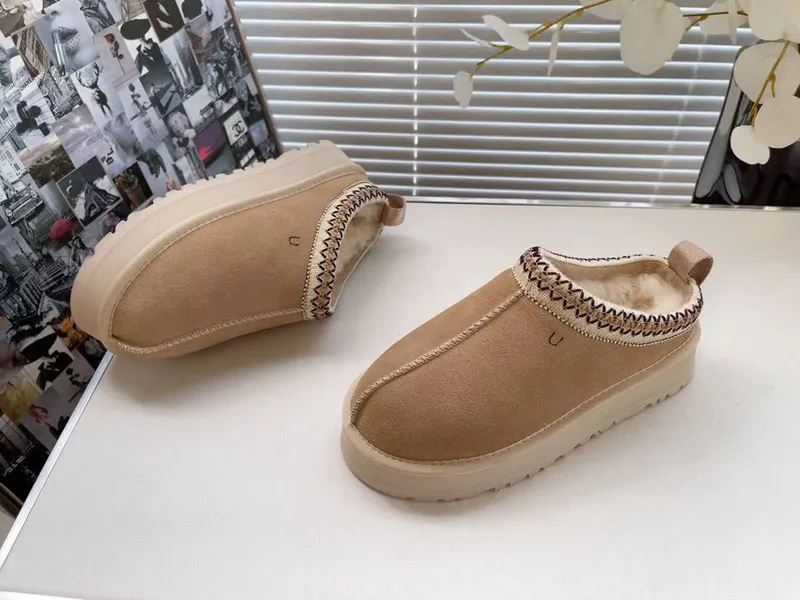 Pantuflas Tazz para mujer Diapositivas de piel de Tasmania Bota clásica ultra mini con plataforma Semilla de mostaza Sin cordone