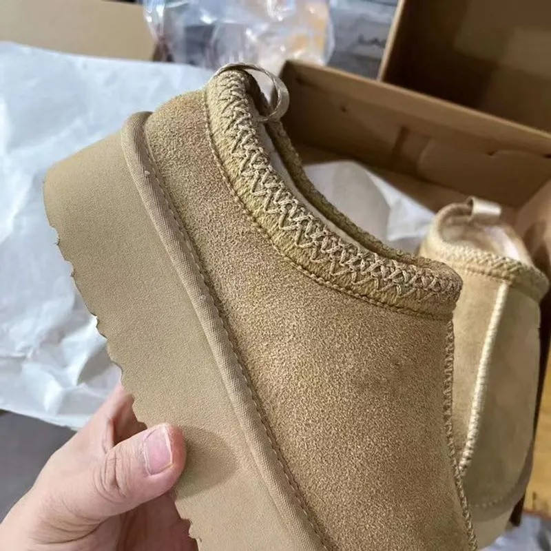 Pantuflas Tazz para mujer Diapositivas de piel de Tasmania Bota clásica ultra mini con plataforma Semilla de mostaza Sin cordone