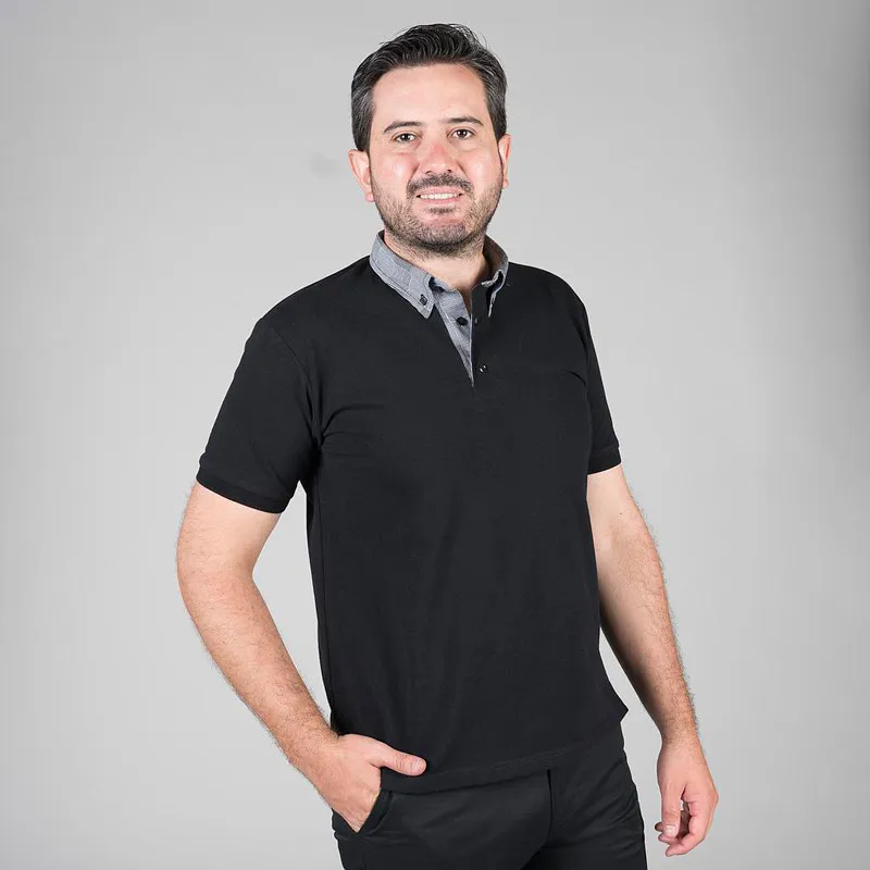 POLO HOSTELERíA DE HOMBRE NEGRO CON CUELLO GRIS  GARY'S