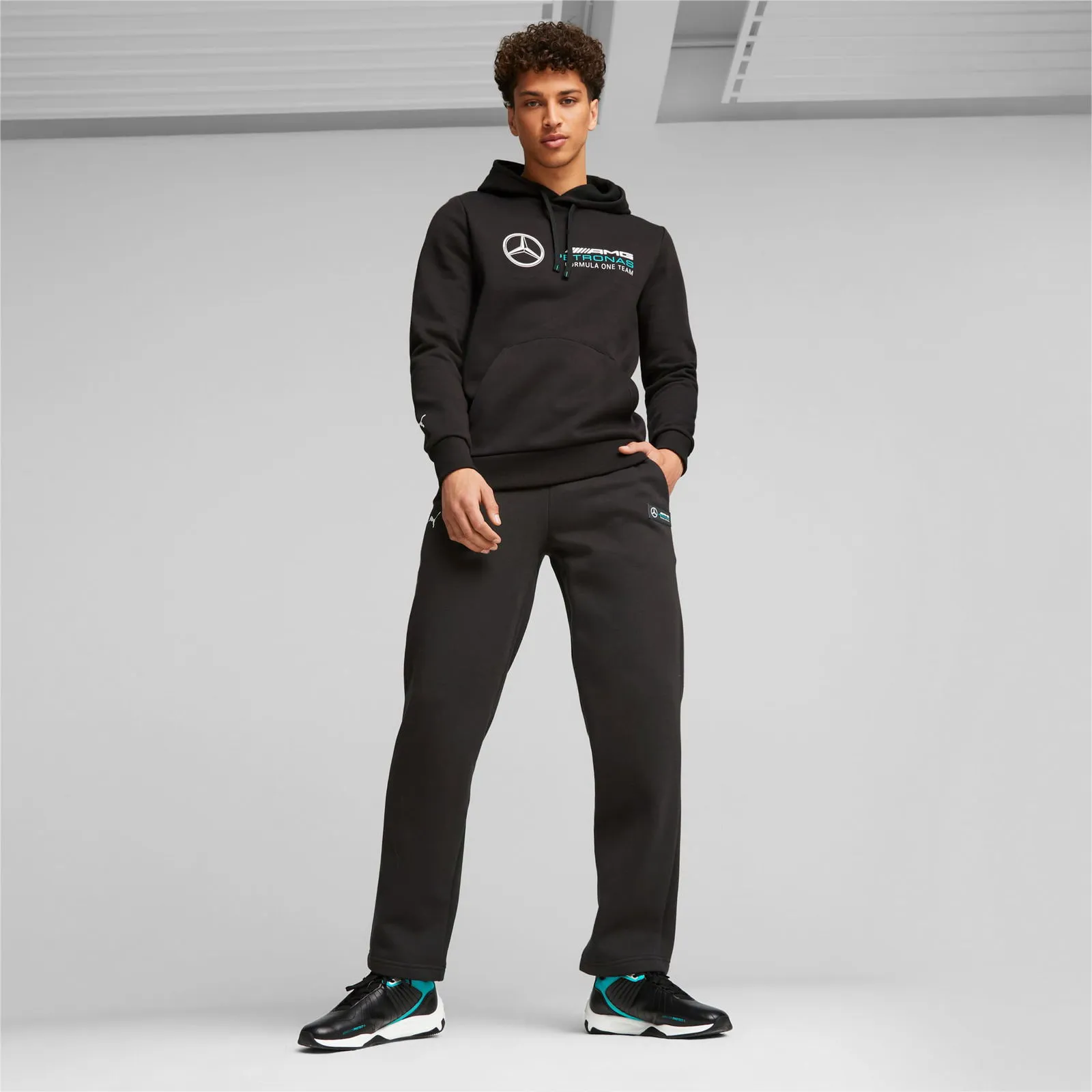 PUMA MERCEDESAMG PETRONAS MOTORSPORT HOODIE HERREN, SCHWARZ, GRößE: L, KLEIDUNG