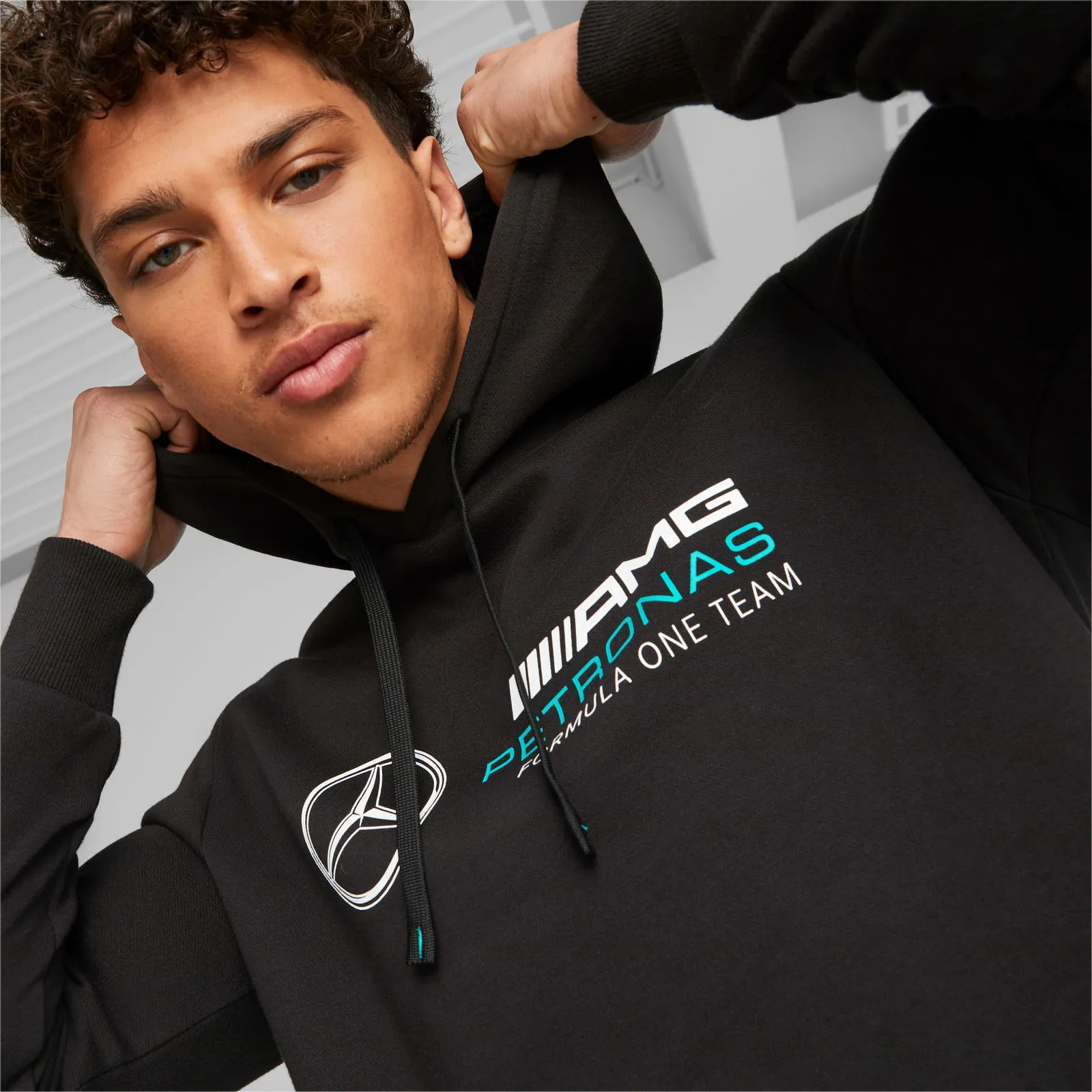 PUMA MERCEDESAMG PETRONAS MOTORSPORT HOODIE HERREN, SCHWARZ, GRößE: L, KLEIDUNG