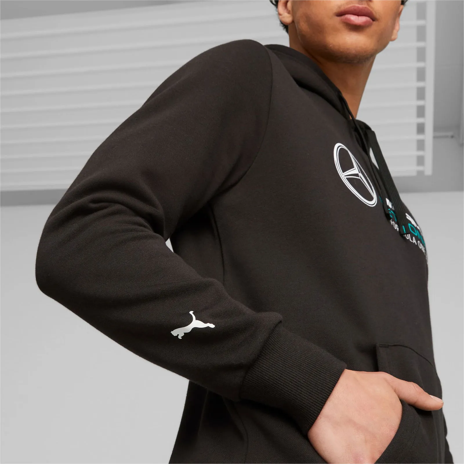 PUMA MERCEDESAMG PETRONAS MOTORSPORT HOODIE HERREN, SCHWARZ, GRößE: L, KLEIDUNG