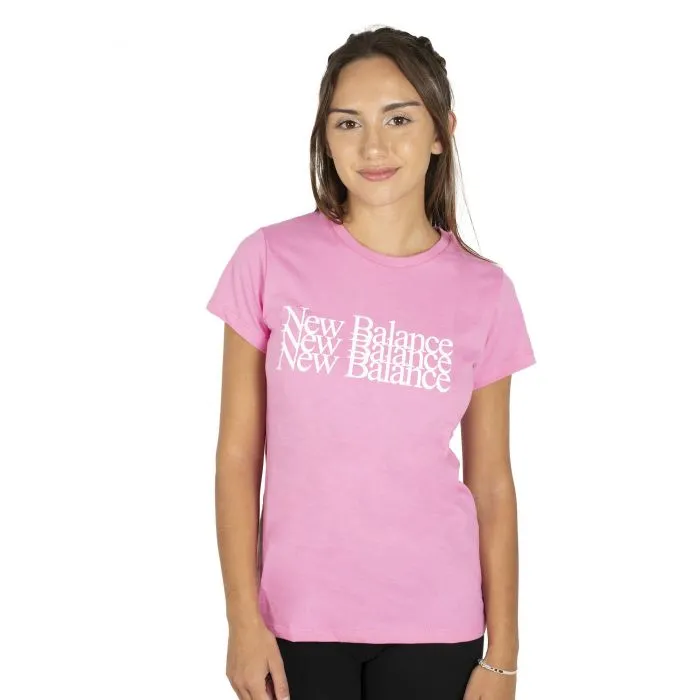 Remera New Balance Essentials Celebrate