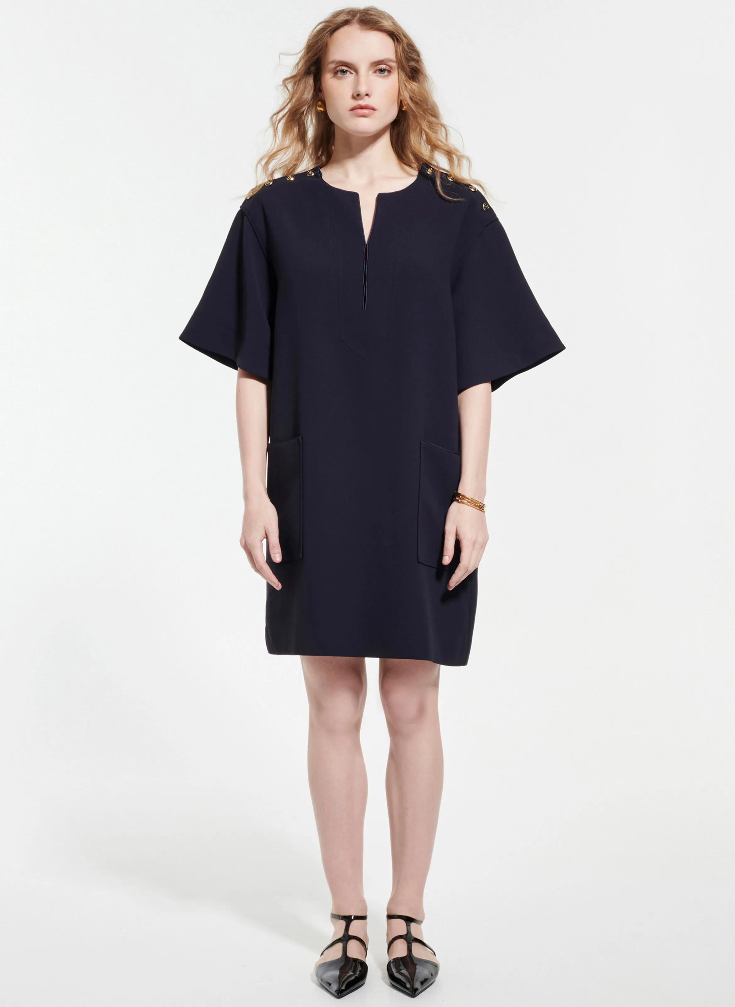 RONYS  VESTIDO CORTO CON CUELLO TUNECINO EN AZUL