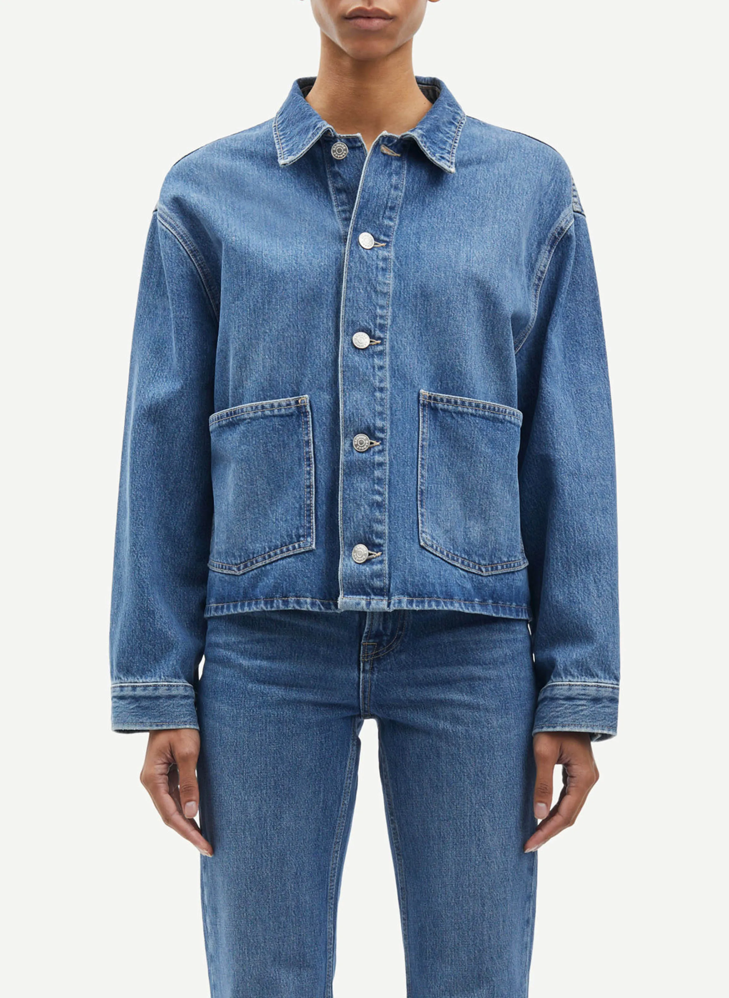 SANADINA  CHAQUETA DE CUELLO CLáSICO EN DENIM EN AZUL