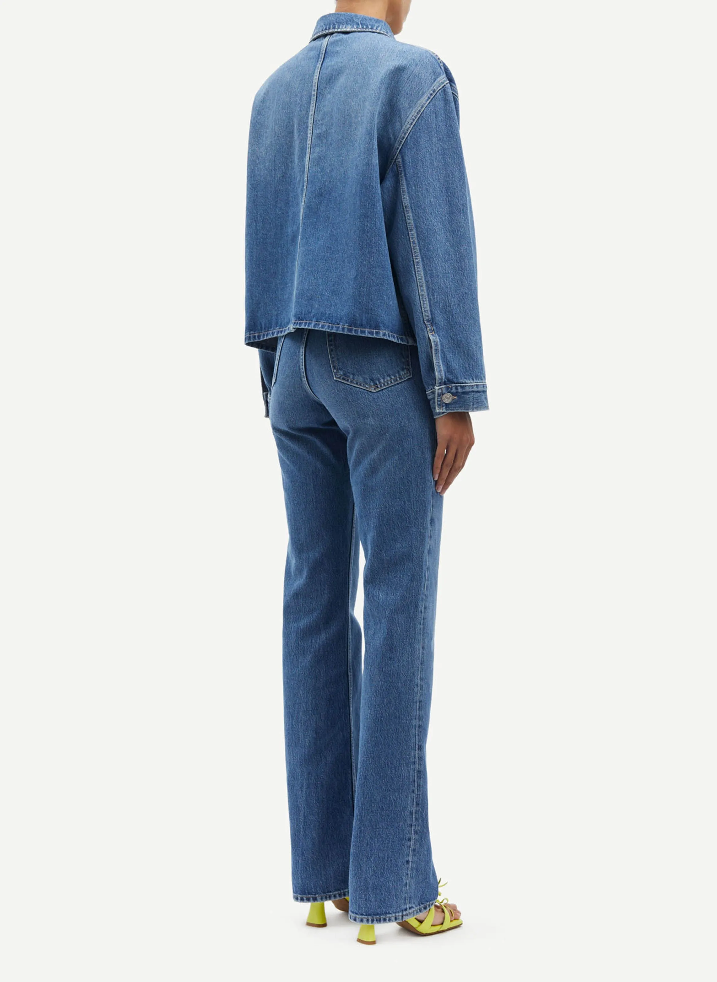SANADINA  CHAQUETA DE CUELLO CLáSICO EN DENIM EN AZUL