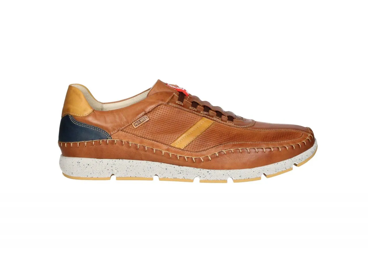 Sneaker Piel Cuero Laterales Picados Franja Mostaza Talon Azul