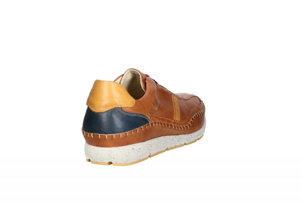 Sneaker Piel Cuero Laterales Picados Franja Mostaza Talon Azul
