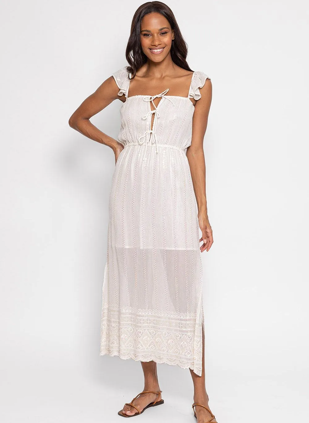 SUNDRESS AMOUR  VESTIDO LARGO RECTO BORDADO CON CUELLO CUADRADO EN BLANCO