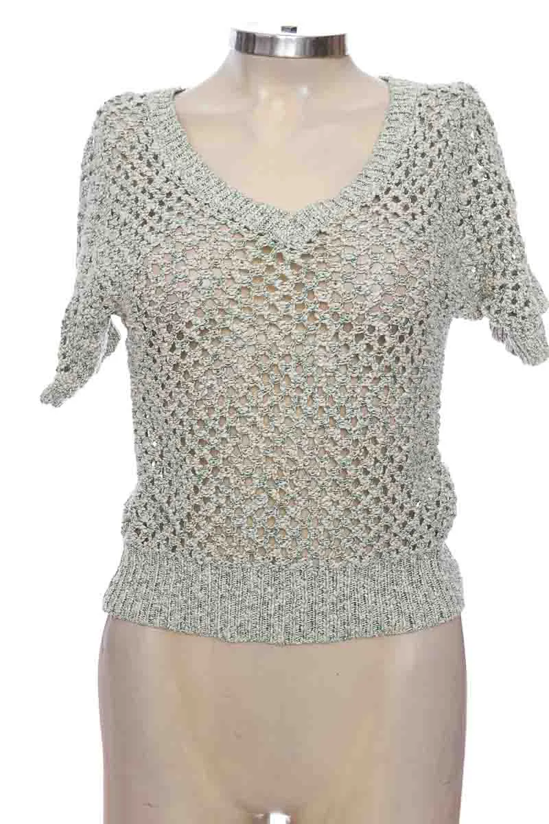 SWEATER COLOR VERDE  COLOR SIETE
