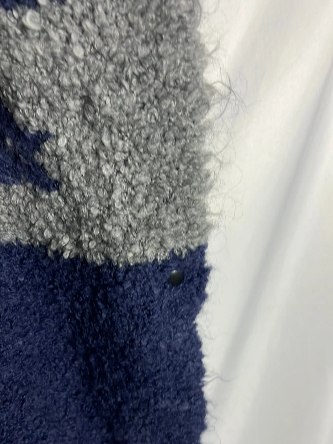 THE HIP TEE. Poncho bicolor estrellas. T U