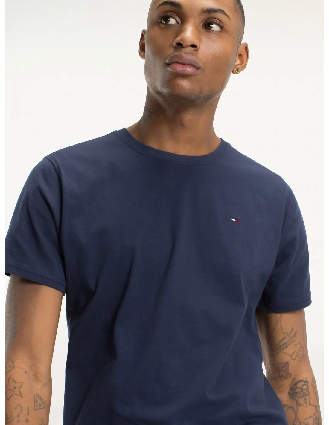 Tommy Jeans camiseta de manga corta de corte regular y cuello redondo
