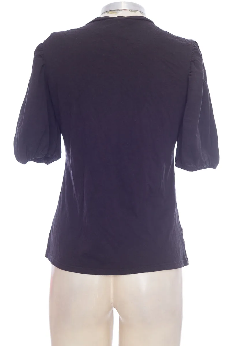 TOP / CAMISETA COLOR NEGRO  FOR ME TOO