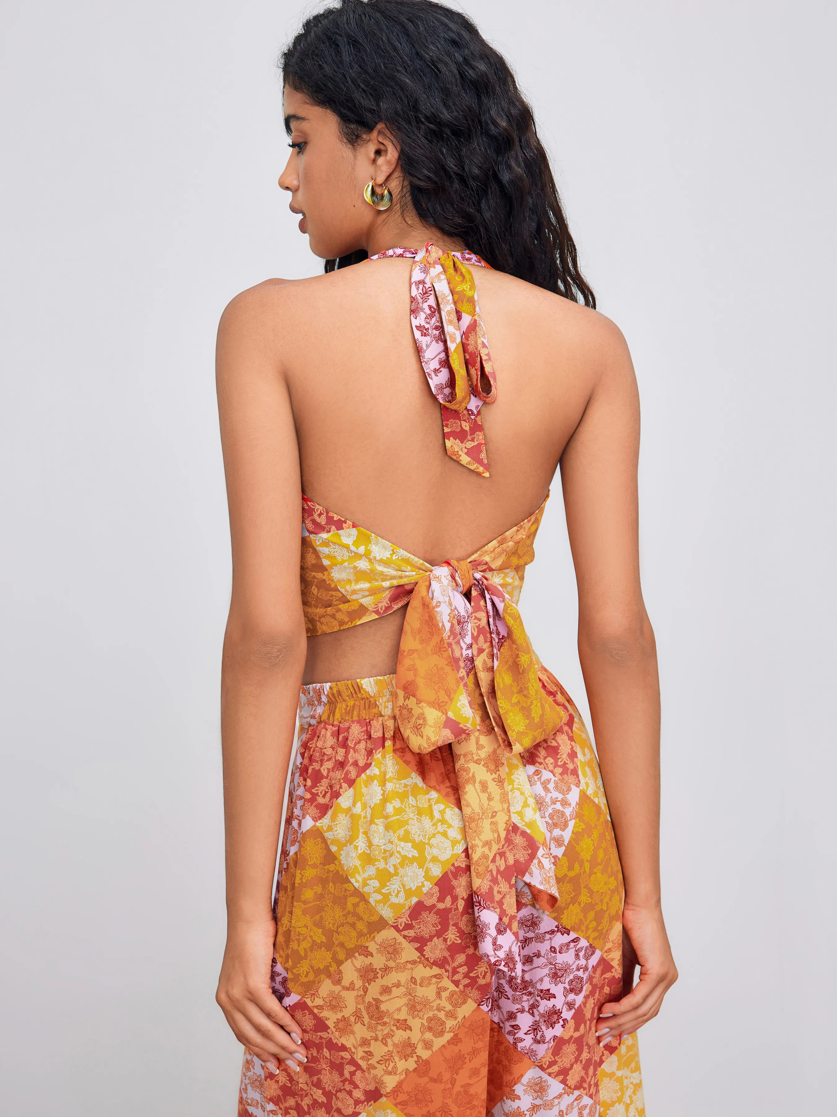Top Corto Anudado Colorblock con Cuello Halter en V