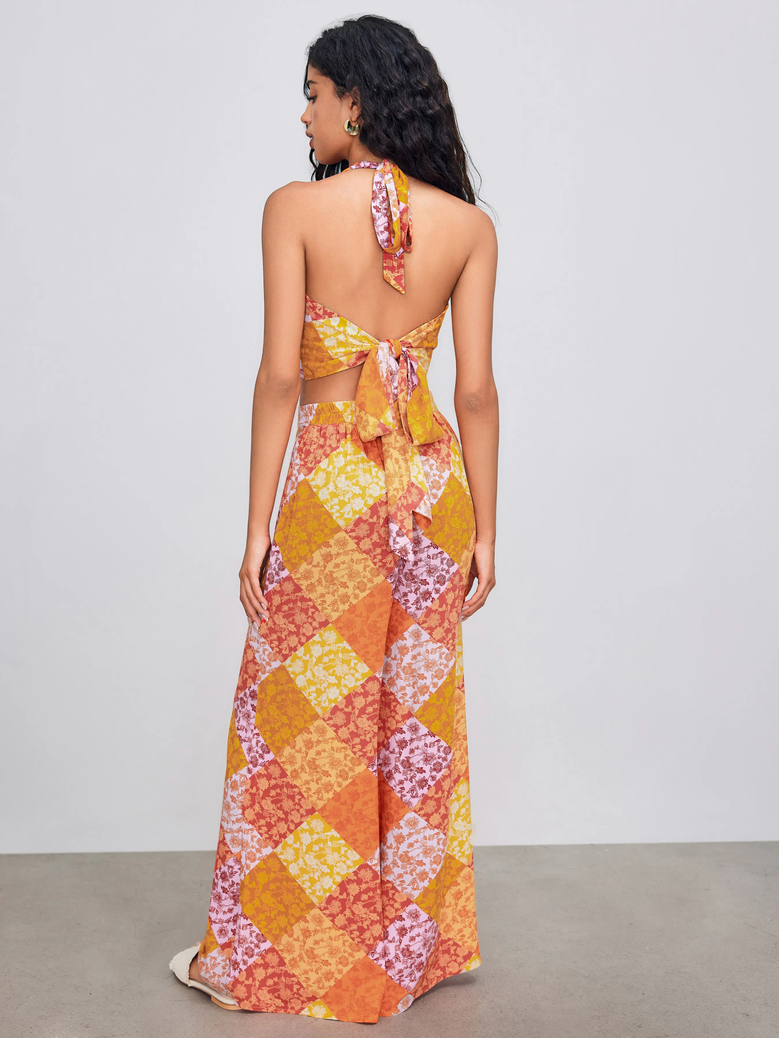 Top Corto Anudado Colorblock con Cuello Halter en V