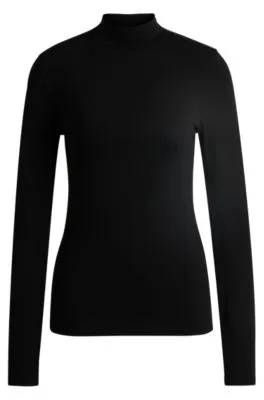 Top extra slim fit con cuello caja