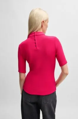 Top slim fit de punto de canalé con cuello medio