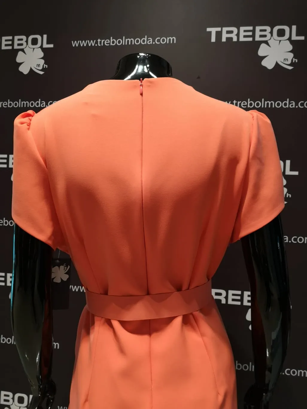 Vestido con escote cruzado
