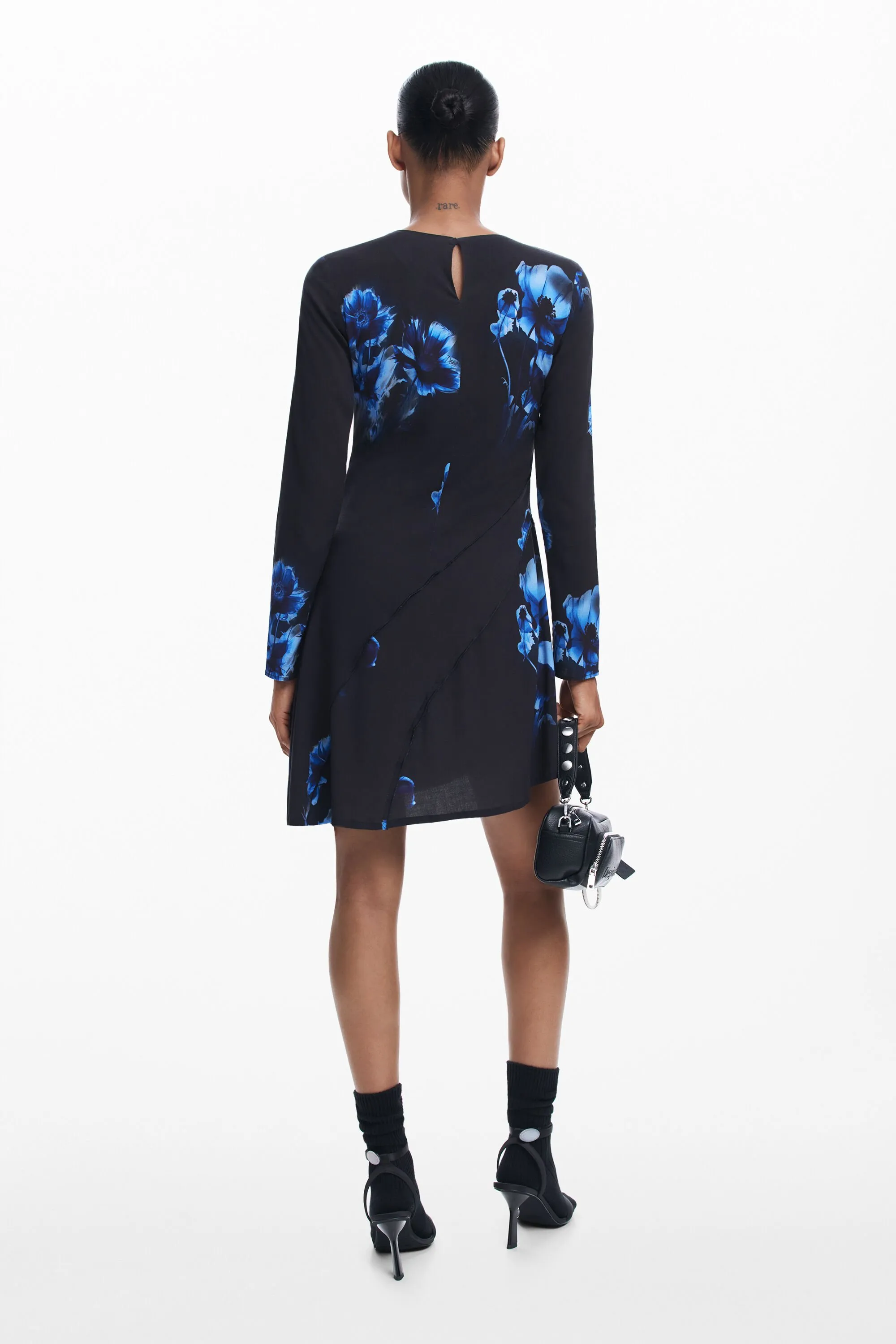 Vestido corte asimétrico