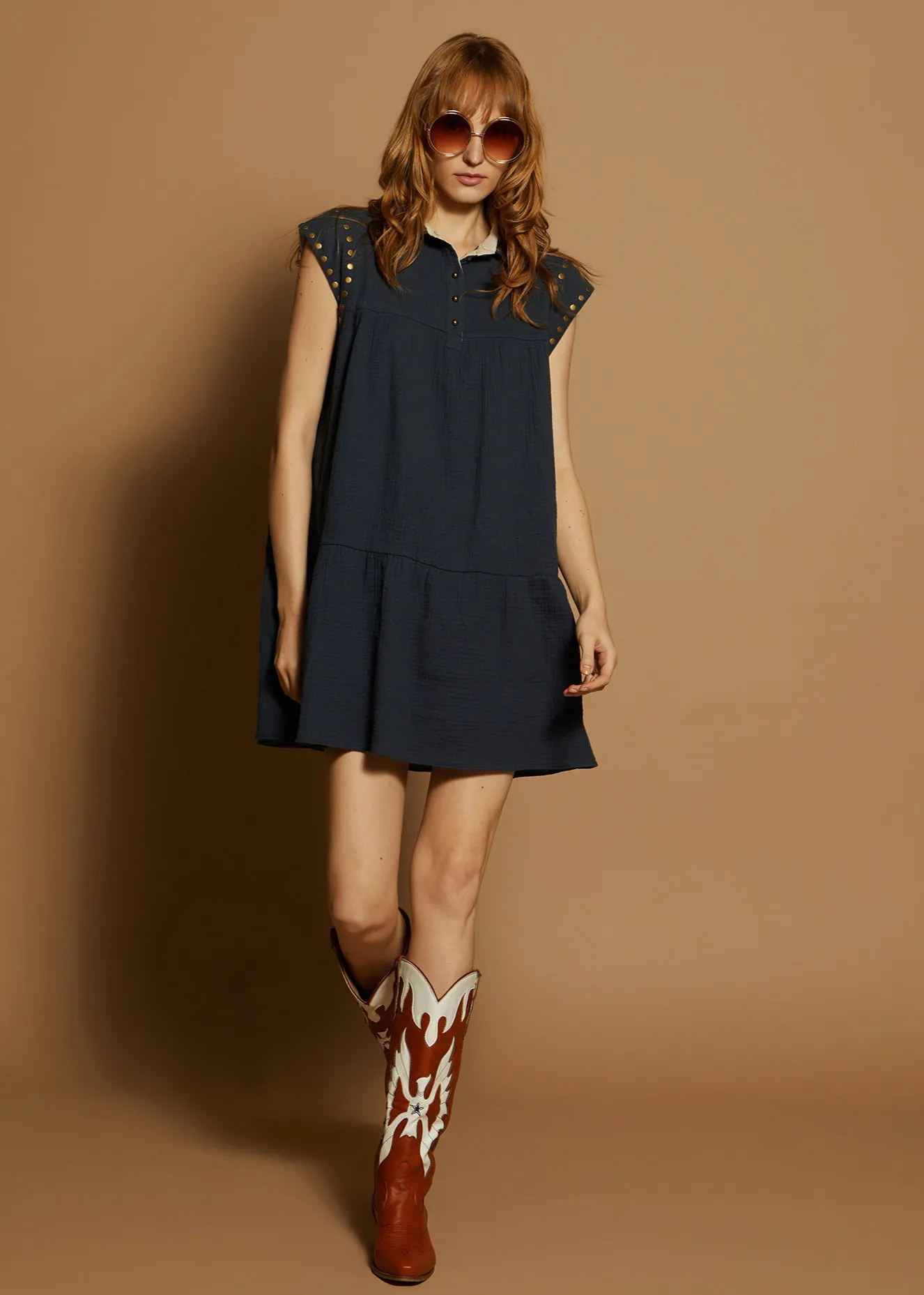 Vestido corto tachas