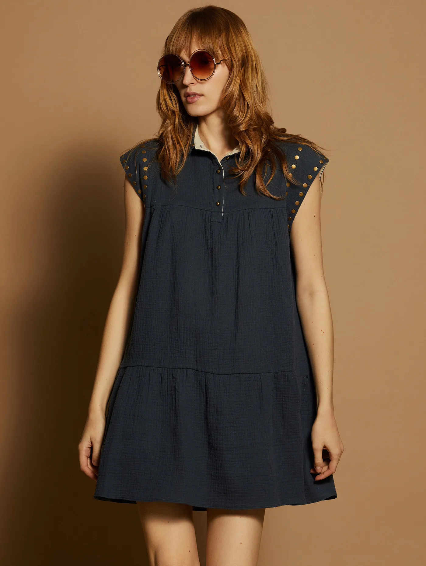 Vestido corto tachas