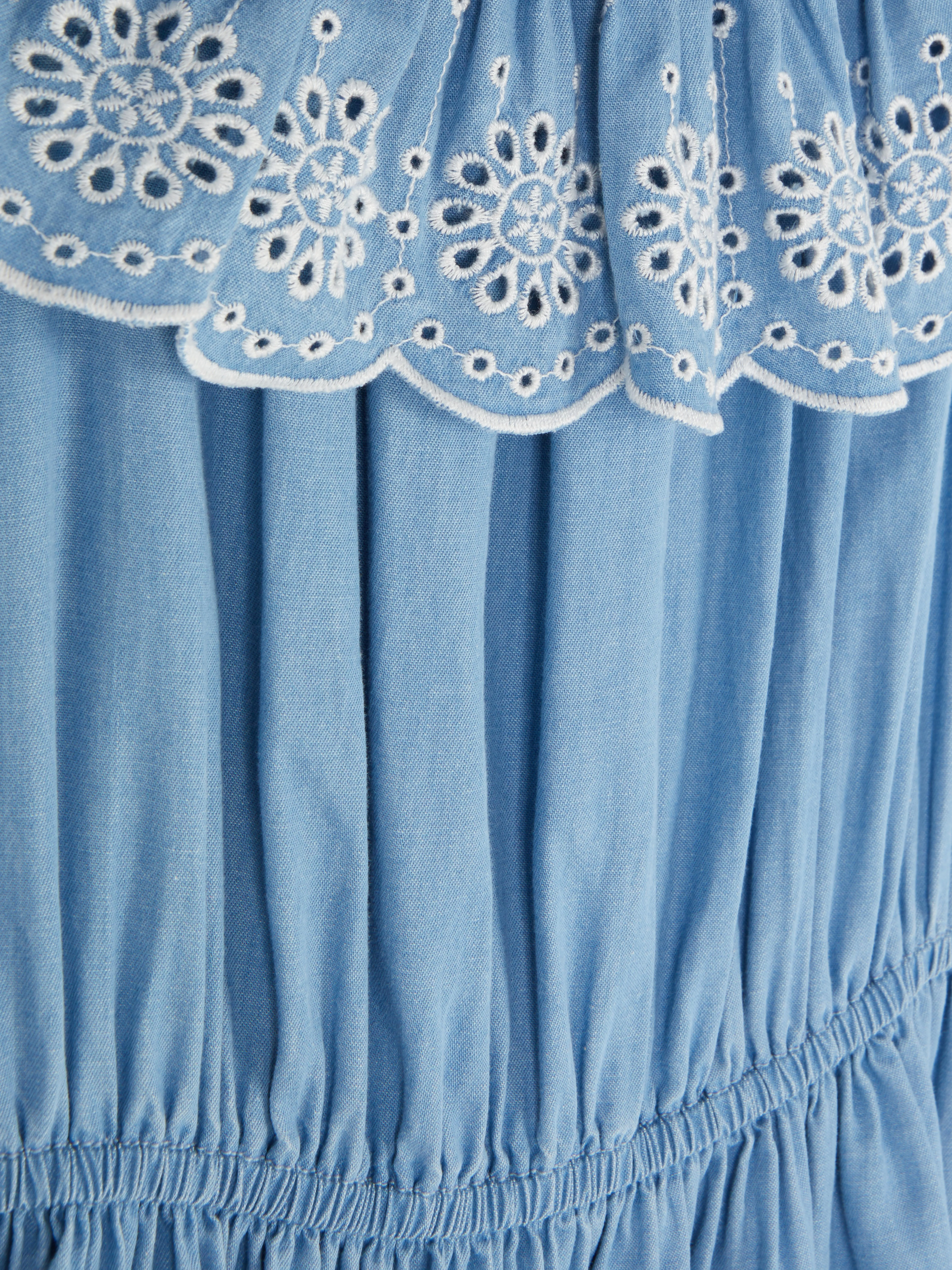 Vestido de cambray con bordado inglés