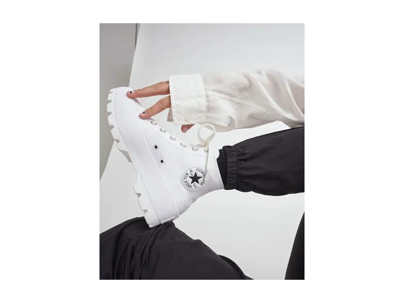 ZAPATILLA CONVERSE LUGGED HI LEATHER CHUCK TAYLOR ALL STAR 567165C EN COLOR BLANCO