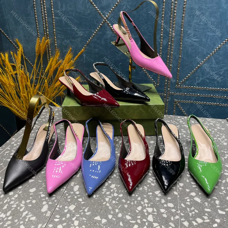 Zapatos de vestir Diseñadores Sandalias para mujer Charol Cadenas de moda Hebilla Lady Kitty Heel Slingbacks 4.5 cm Tacones Punt
